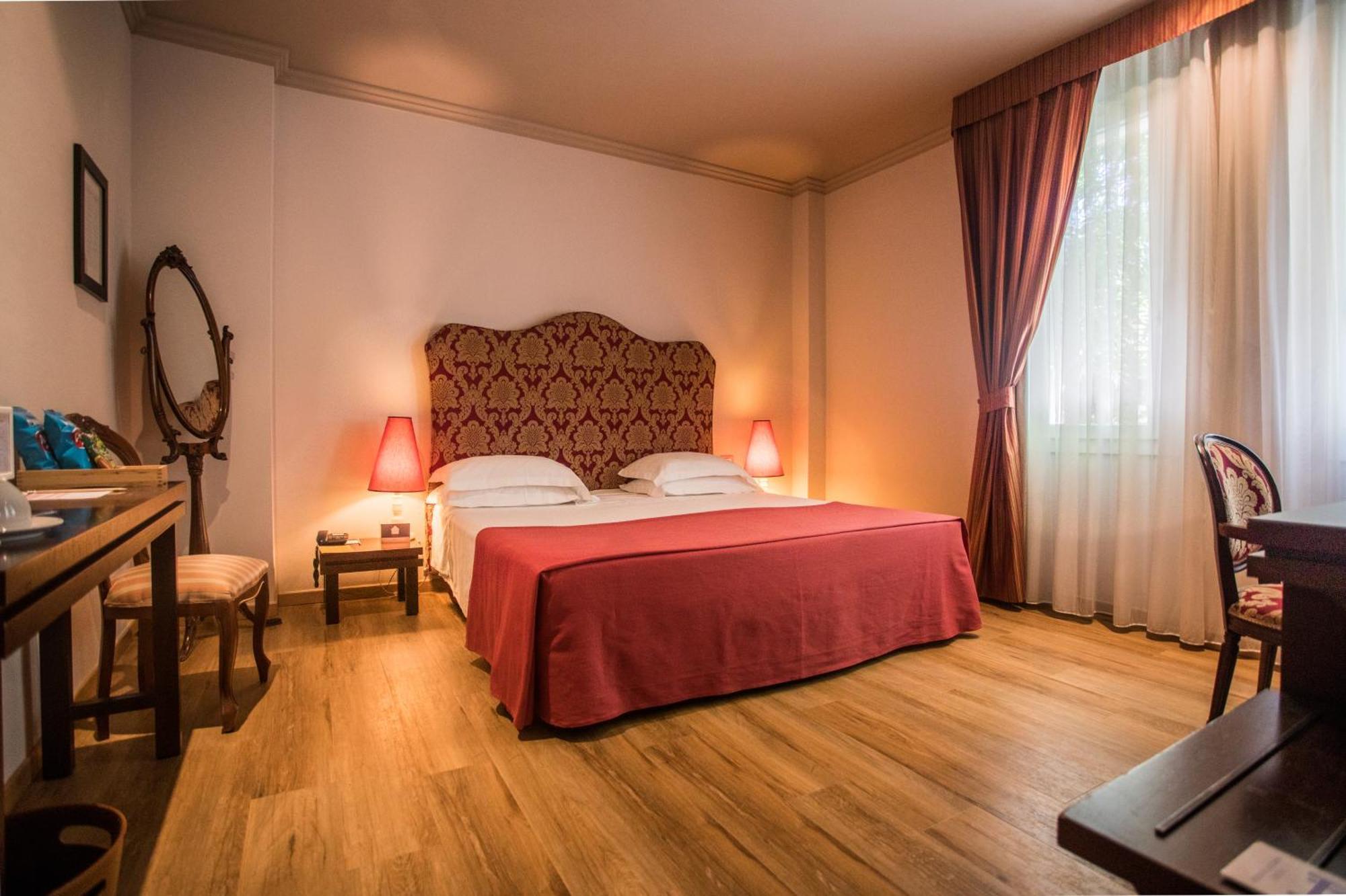 Hotel Casali 4*